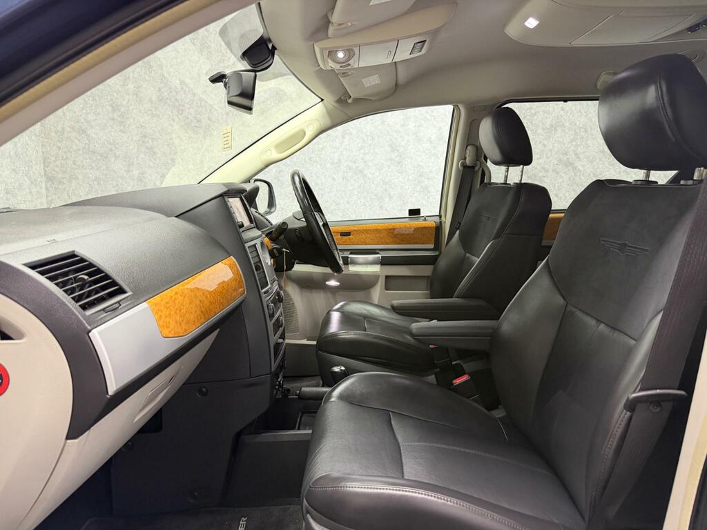 Chrysler Grand Voyager Mpv Black #3