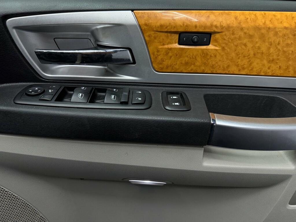 Chrysler Grand Voyager Mpv Black #23