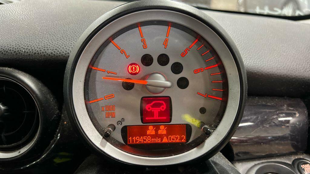 Mini Hatch 1.6 Cooper D Euro 4 Black