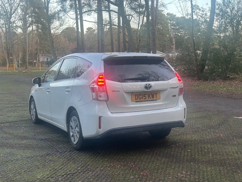 Toyota Prius 1.8 Vvt-h Icon Cvt DG15KWT White #3