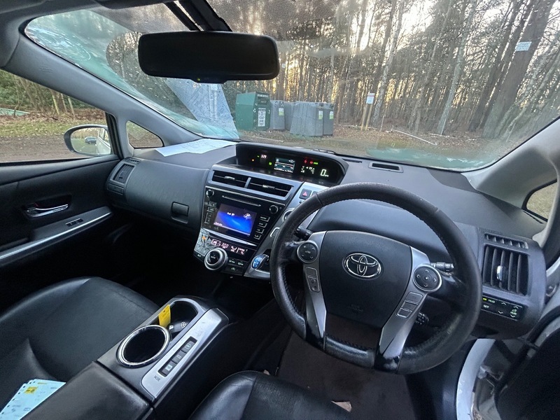 Toyota Prius 1.8 Vvt-h Icon Cvt DG15KWT White #2