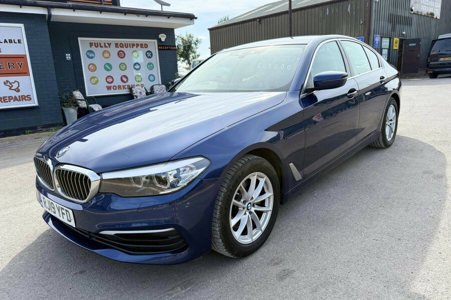 BMW 5 Series Saloon RJ19YFD Blue #2