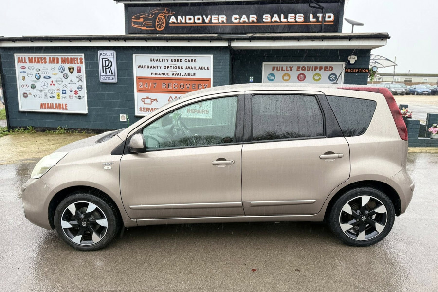 Nissan VERSA Mpv Blue #1