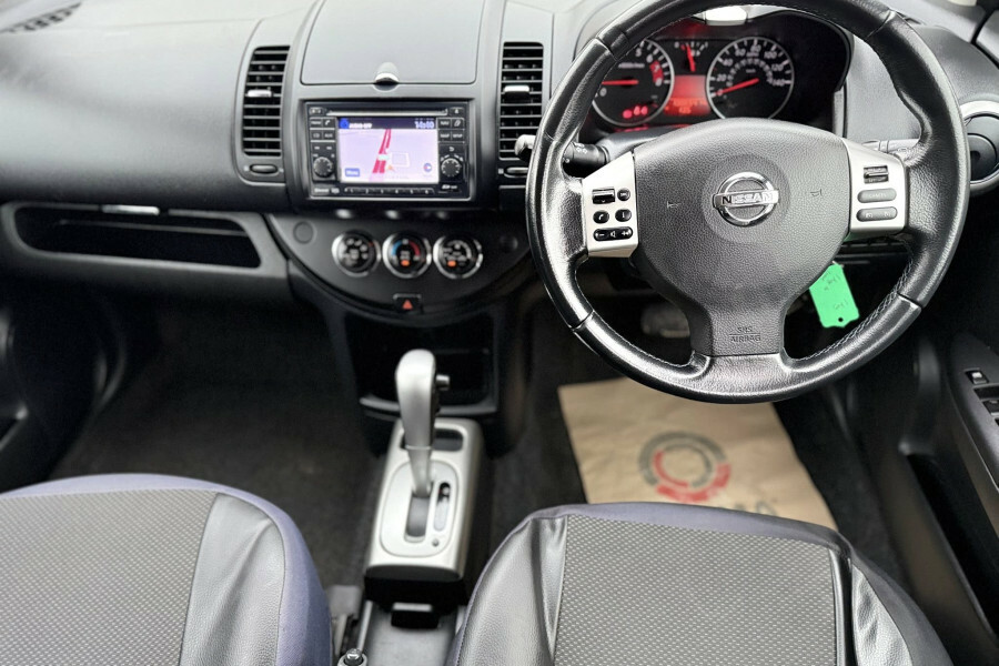 Nissan VERSA Mpv Beige #6