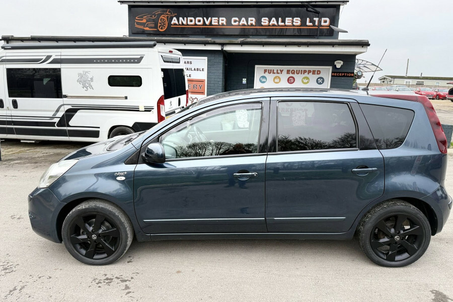 Nissan VERSA Mpv Beige #13