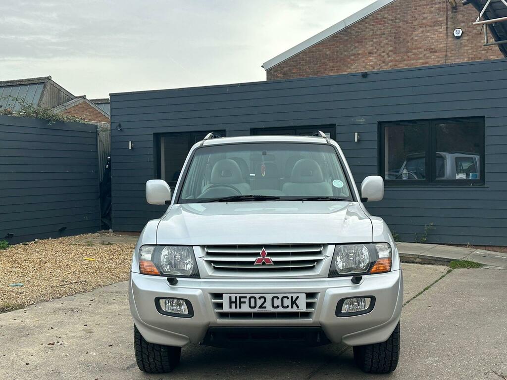 Mitsubishi Shogun 2800 Whitesilver Solid #8