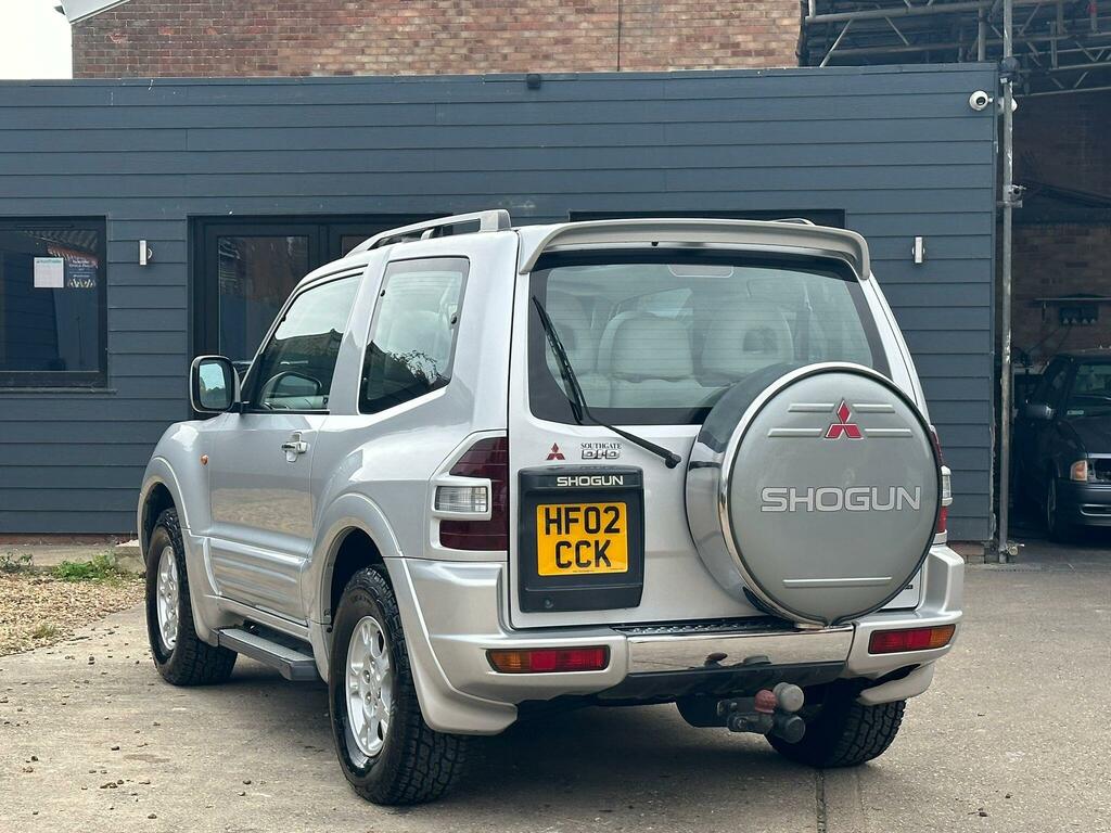 Mitsubishi Shogun 2800 Whitesilver Solid #6