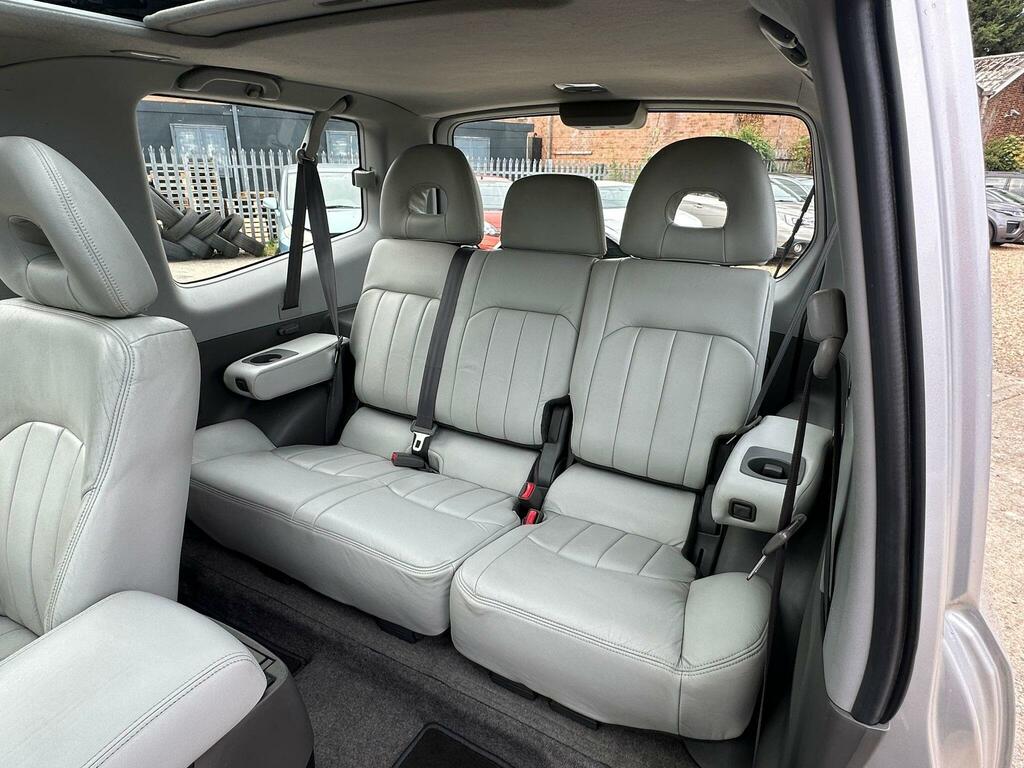 Mitsubishi Shogun 2800 Whitesilver Solid #17