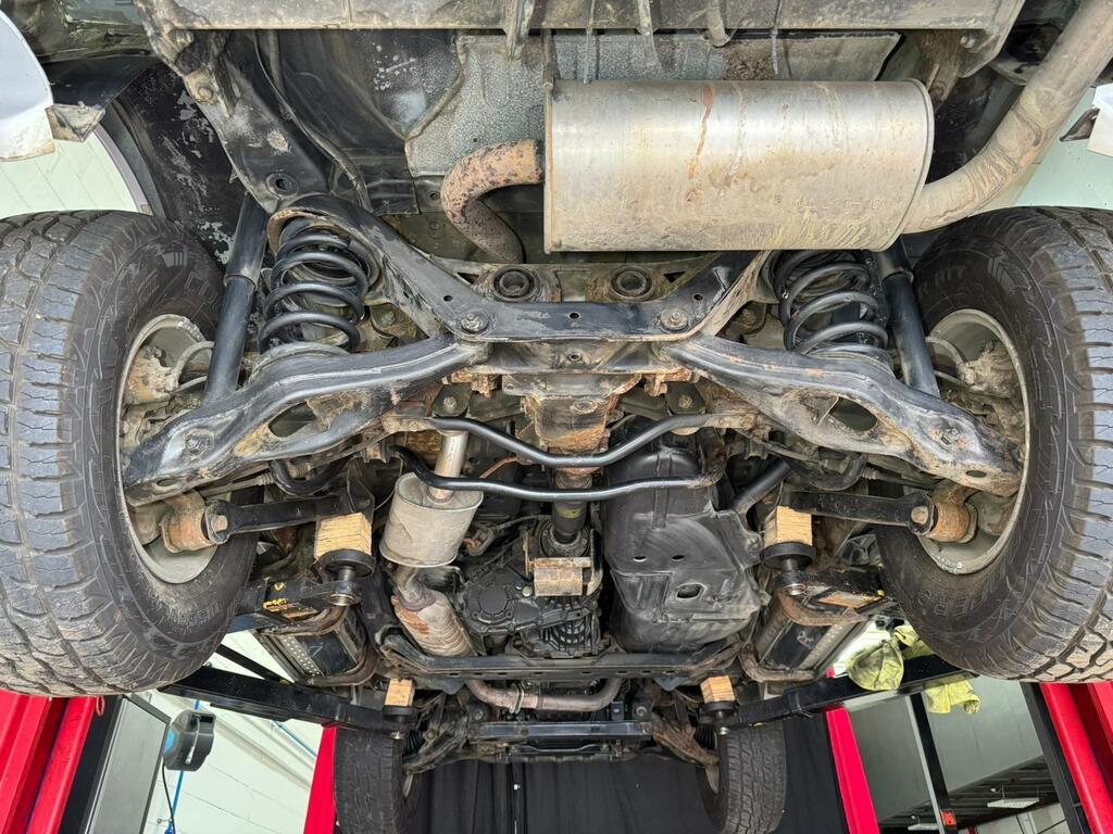Mitsubishi Shogun 2800 Whitesilver Solid #23