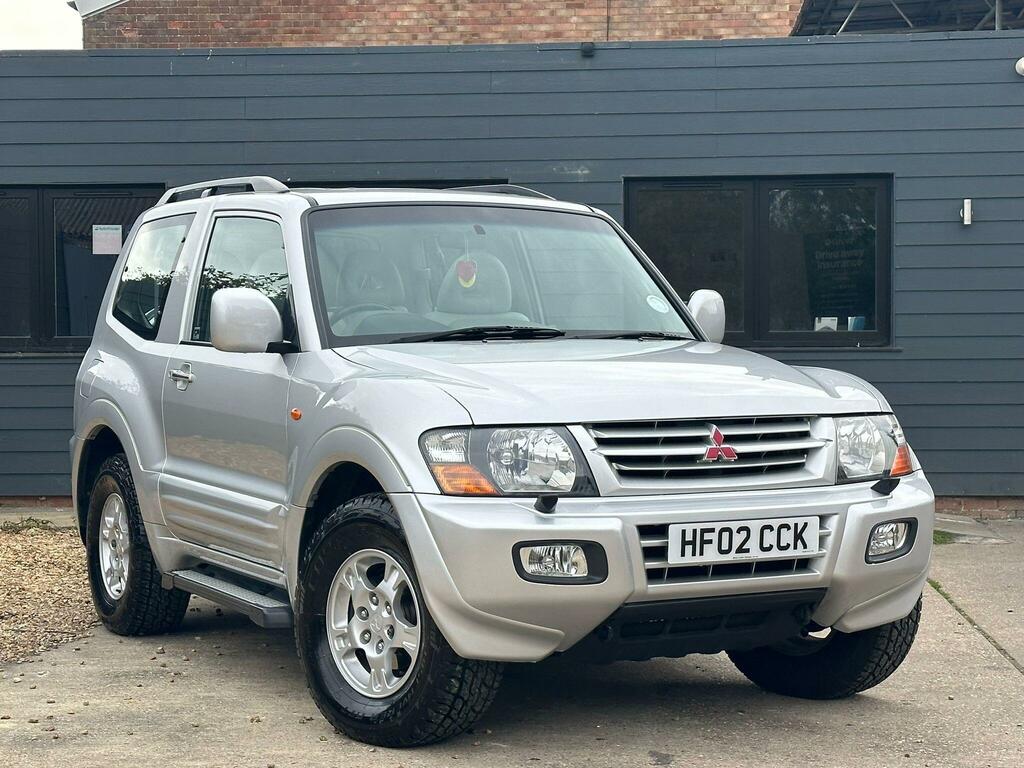 Mitsubishi Shogun 2800 Whitesilver Solid #1