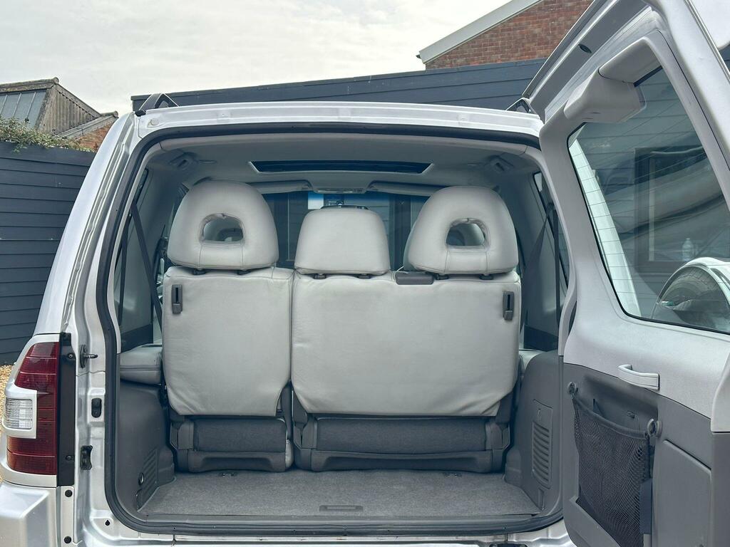 Mitsubishi Shogun 2800 Whitesilver Solid #10
