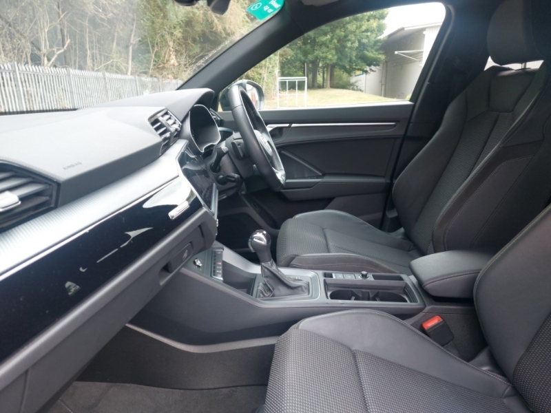 Audi Q3 35 Tfsi Black Edition S Tronic VN22VNU Grey #5