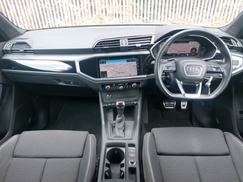 Audi Q3 35 Tfsi Black Edition S Tronic VN22VNU Grey #3