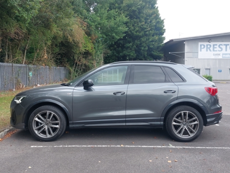 Audi Q3 35 Tfsi Black Edition S Tronic VN22VNU Grey #4