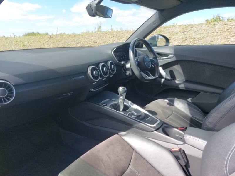 Audi TT 1.8T Fsi S Line SH66YPV Black #5