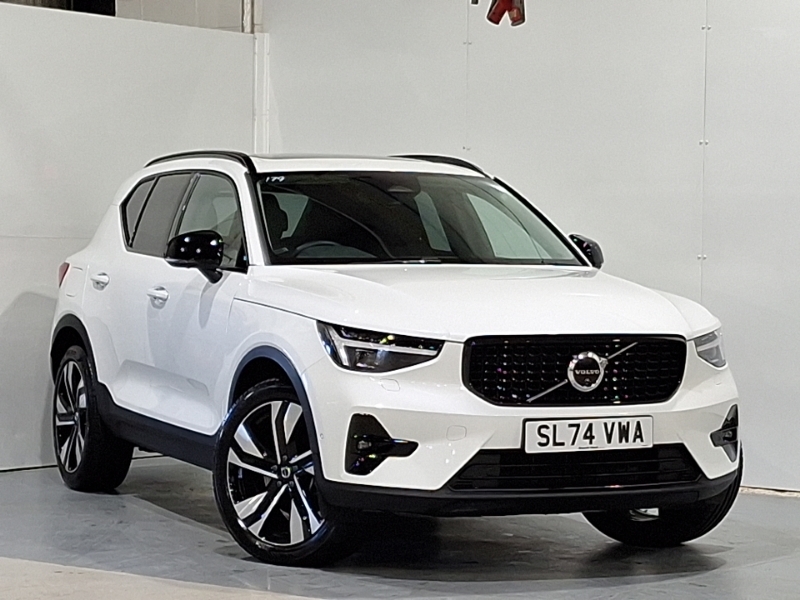 Volvo XC40 2.0 B4p Ultra Dark White