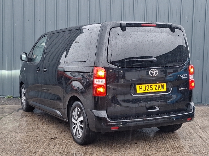 Toyota Proace Verso 100Kw Design L1 75Kwh Black #2