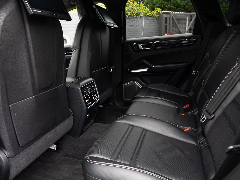 Porsche Cayenne E-hybrid Turbo S Tiptronic S White #6