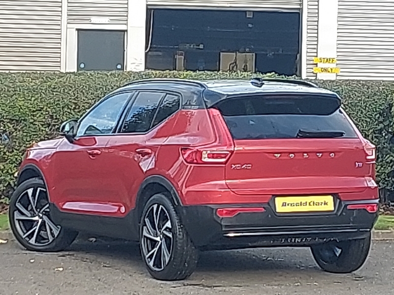 Volvo XC40 1.5 T3 163 R Design Pro YS70ABX Red #2
