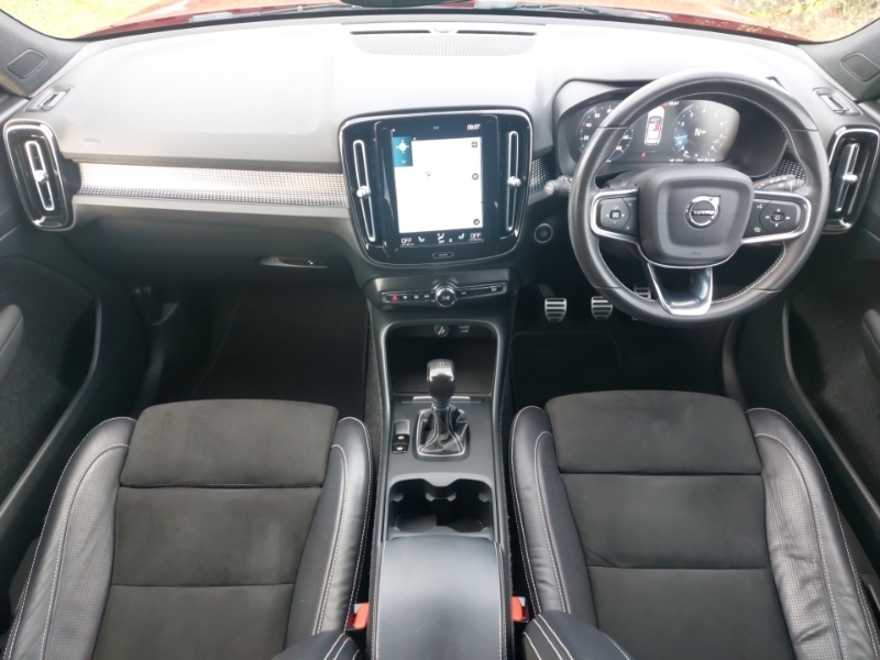 Volvo XC40 1.5 T3 163 R Design Pro YS70ABX Red #3