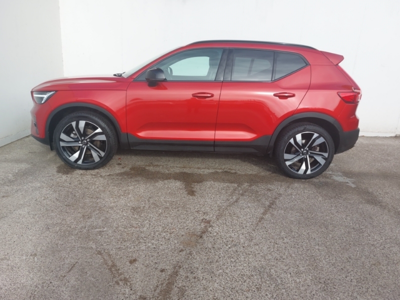 Volvo XC40 2.0 B4p Ultra Dark SK74ZNM Red #4