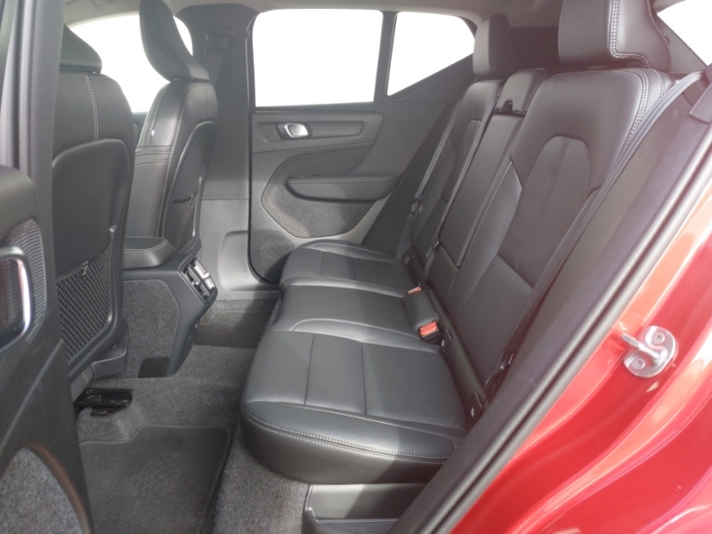 Volvo XC40 2.0 B4p Ultra Dark SK74ZNM Red #6