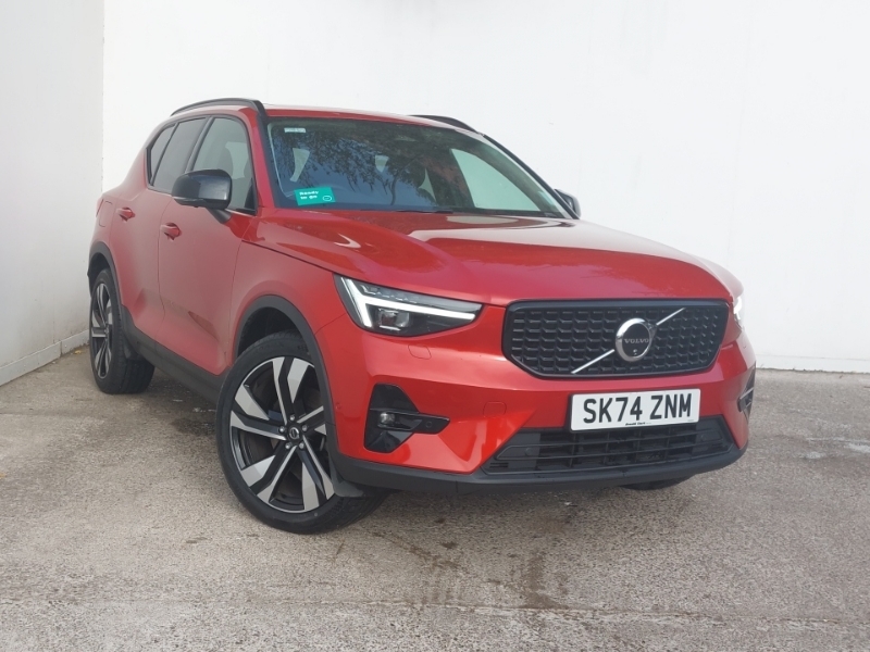 Volvo XC40 2.0 B4p Ultra Dark Red