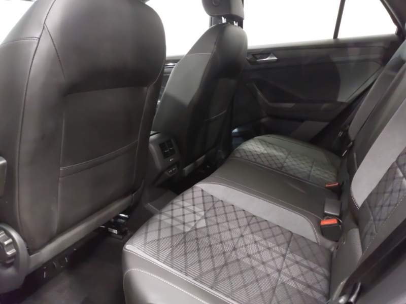 Volkswagen T-Roc 1.5 Tsi R-line SL72EKH Black #6