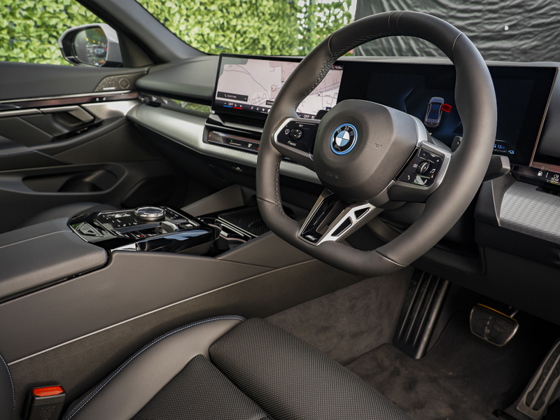 BMW 5 Series 550E Xdrive M Sport Pro Grey #6