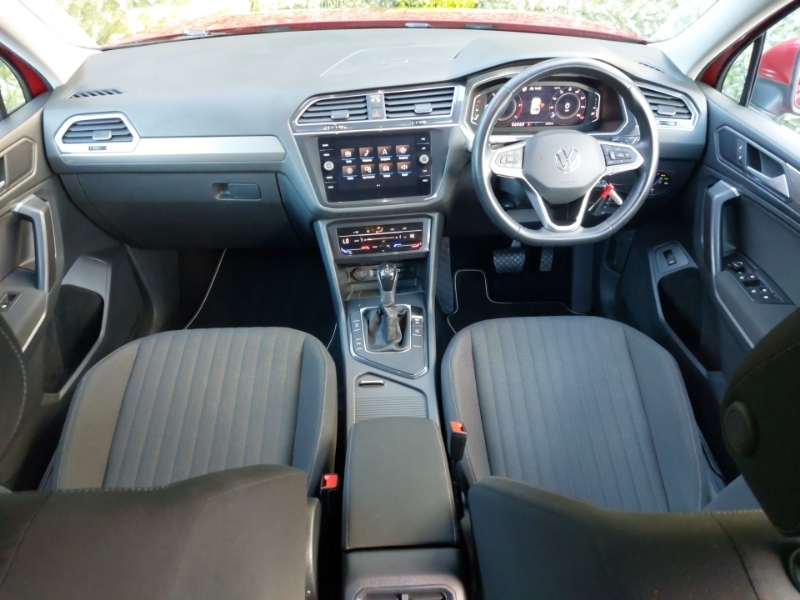 Volkswagen Tiguan Allspace 2.0 Tdi Life Dsg Red #3