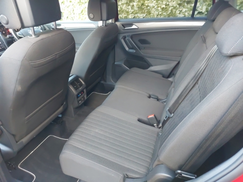 Volkswagen Tiguan Allspace 2.0 Tdi Life Dsg Red #6