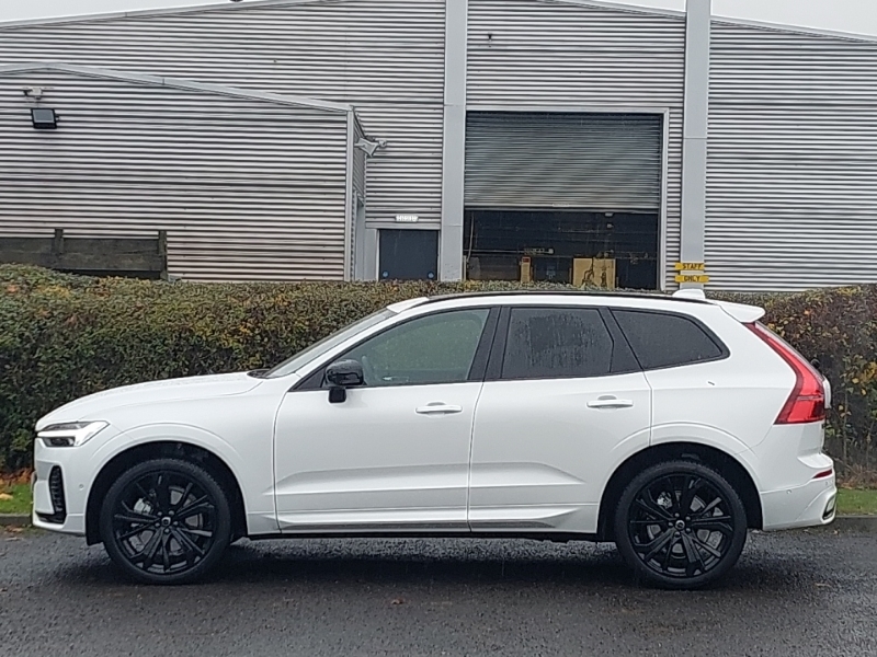 Volvo XC60 2.0 B5p Plus Black Edition Awd Geartronic  White #4