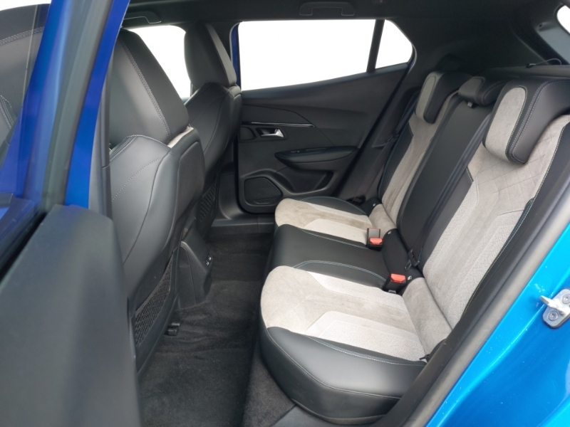 Peugeot e-2008 100Kw Gt Premium 50Kwh Blue #6
