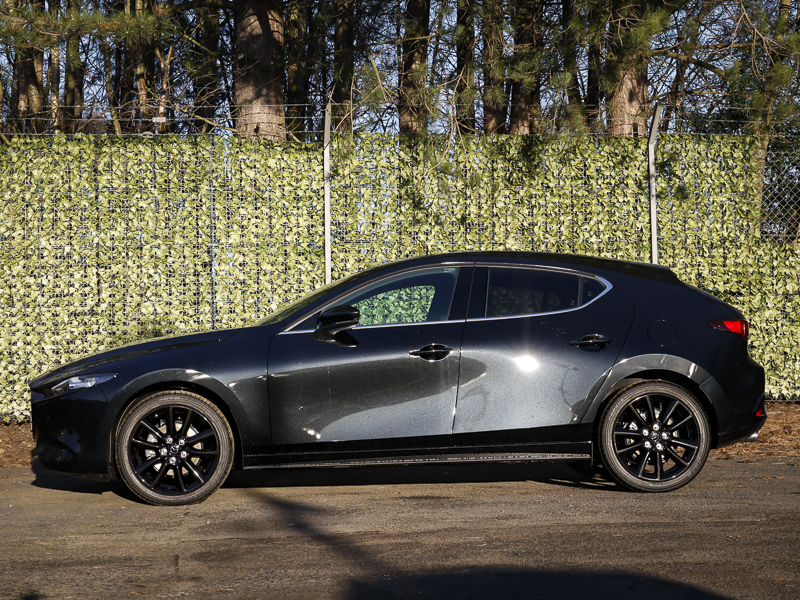 Mazda 3 2.5 E-skyactiv G Mhev 140 Homura Black #4