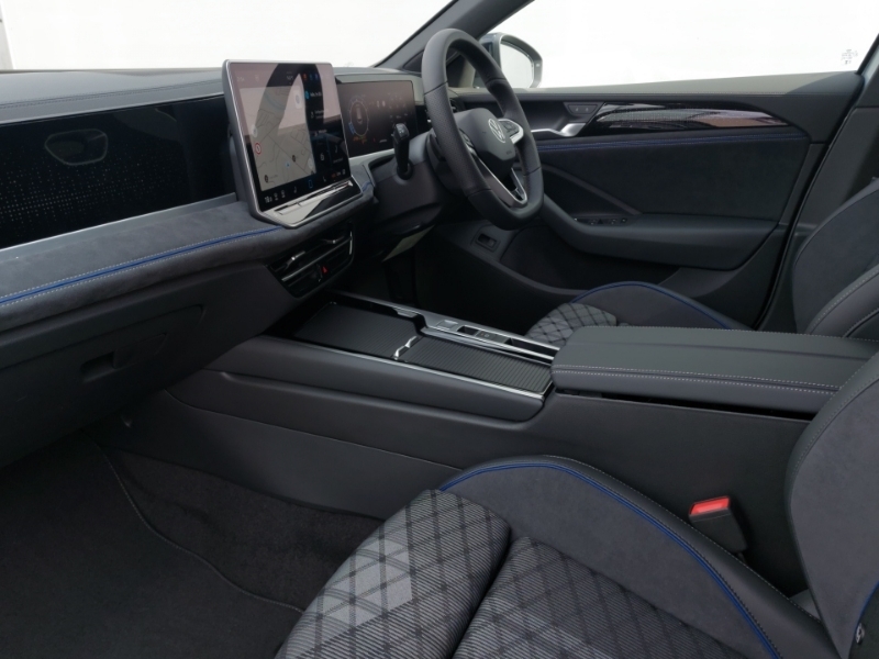 Volkswagen Passat 1.5 Etsi R-line Dsg Silver #5