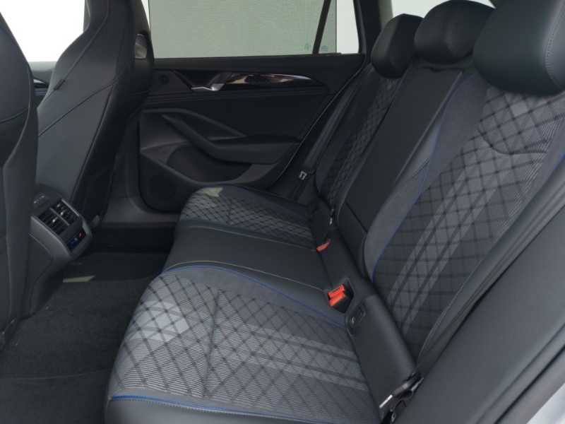 Volkswagen Passat 1.5 Etsi R-line Dsg Silver #6