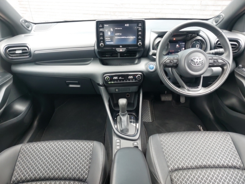 Toyota Yaris 1.5 Hybrid Dynamic Cvt FE22ZPM Grey #3