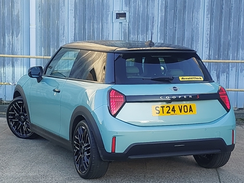 Mini Hatch 2.0 S Exclusive ST24VOA Green #2