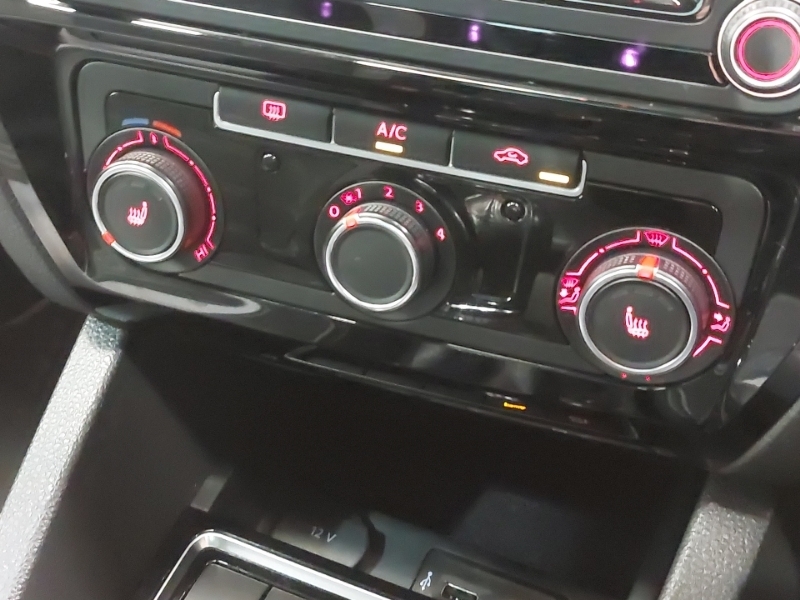 Volkswagen Jetta 2.0 Tdi 150 Gt White #13