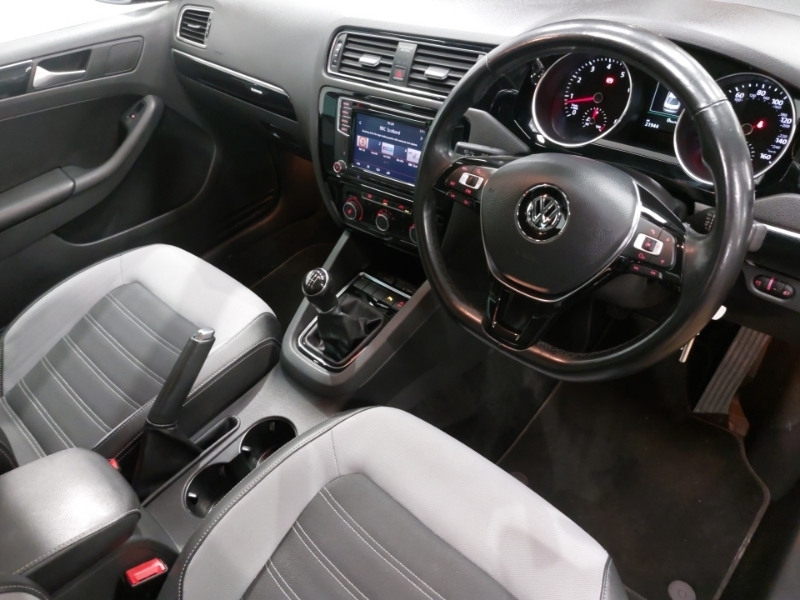 Volkswagen Jetta 2.0 Tdi 150 Gt White #18