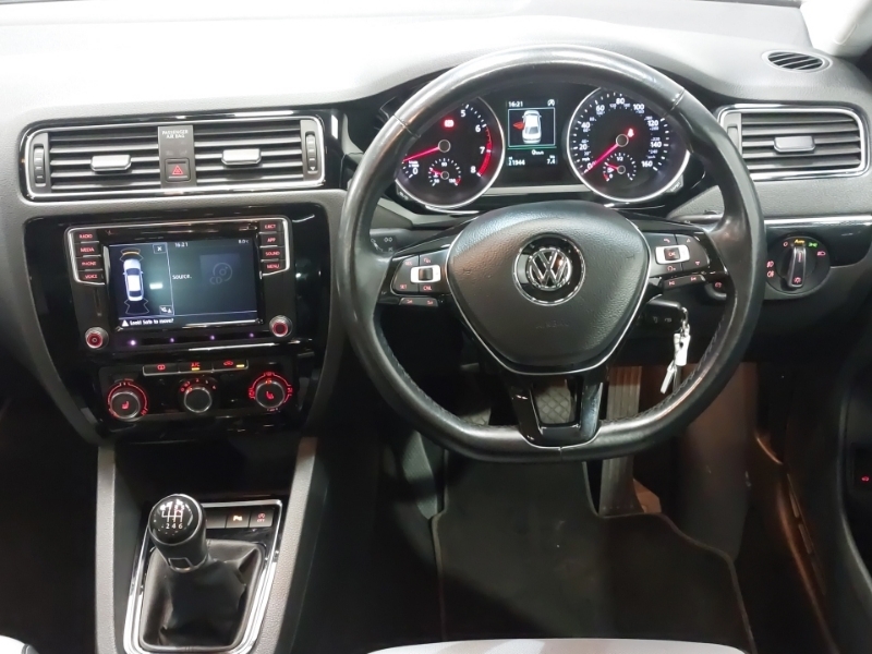 Volkswagen Jetta 2.0 Tdi 150 Gt White #7