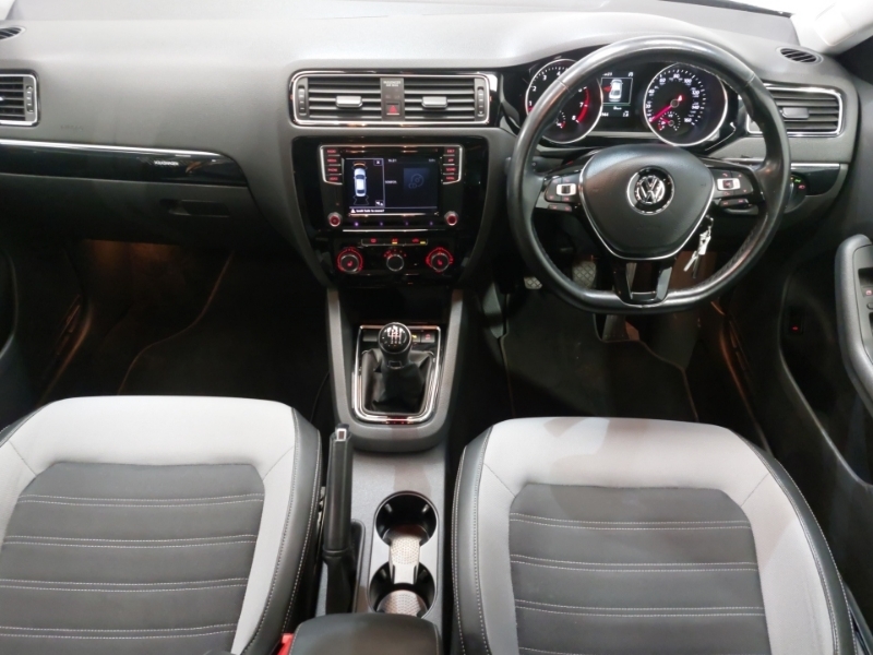 Volkswagen Jetta 2.0 Tdi 150 Gt White #3