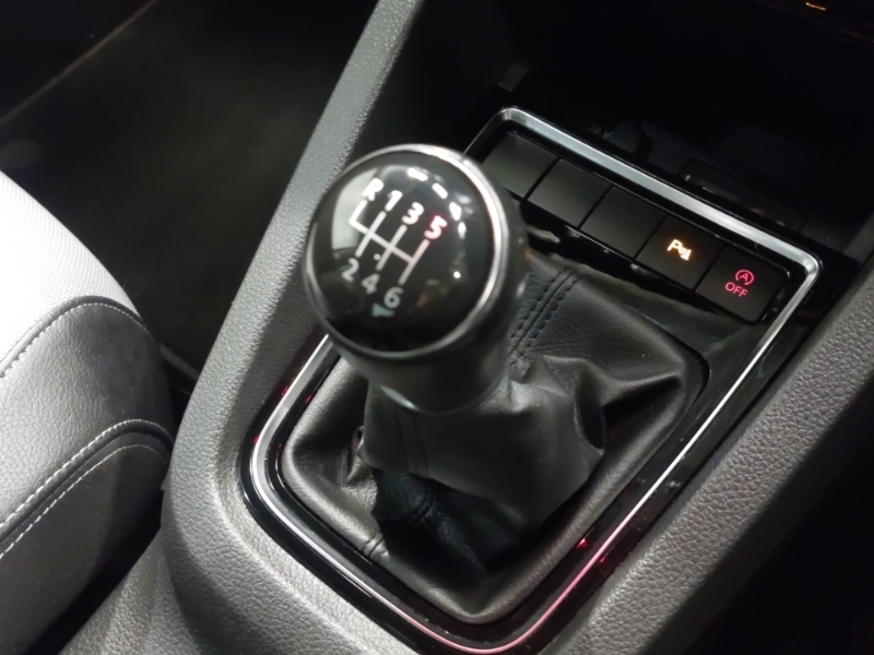 Volkswagen Jetta 2.0 Tdi 150 Gt White #12