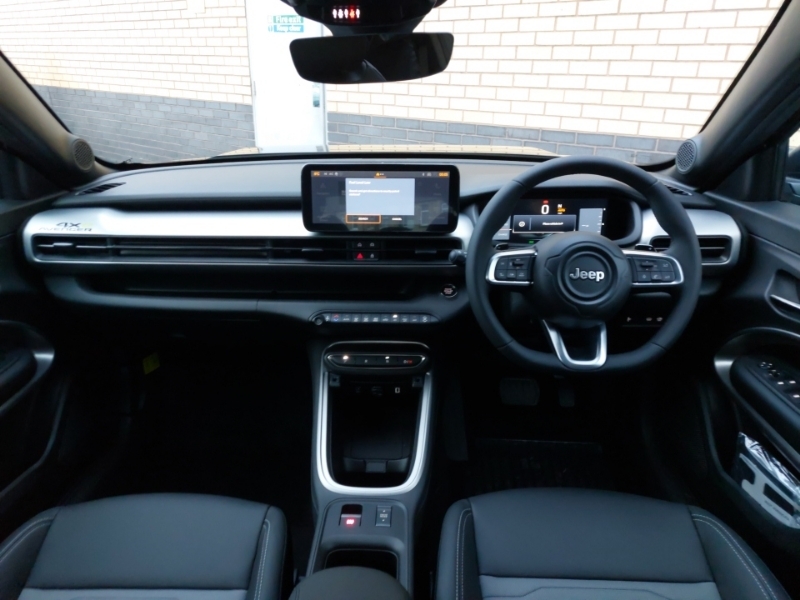 Jeep Avenger 1.2 E-awd E-hybrid Upland Dct Black #3