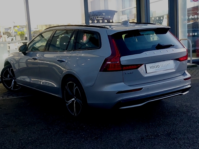 Volvo V60 2.0 B4p Plus Dark 7 Speed SL25BTE Silver #2