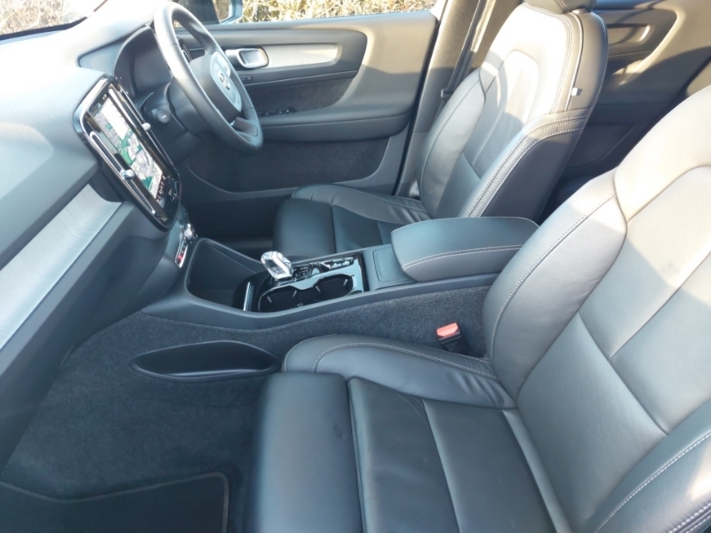 Volvo XC40 2.0 B4p Ultra Dark SK74ZDE Blue #5