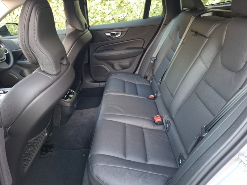 Volvo V60 2.0 B4p Plus Dark 7 Speed BD25ADZ Silver #6