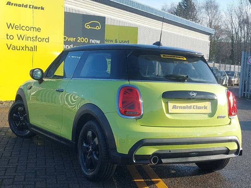 Mini Hatch 1.5 Cooper Classic Premium MW72UAH Yellow #2