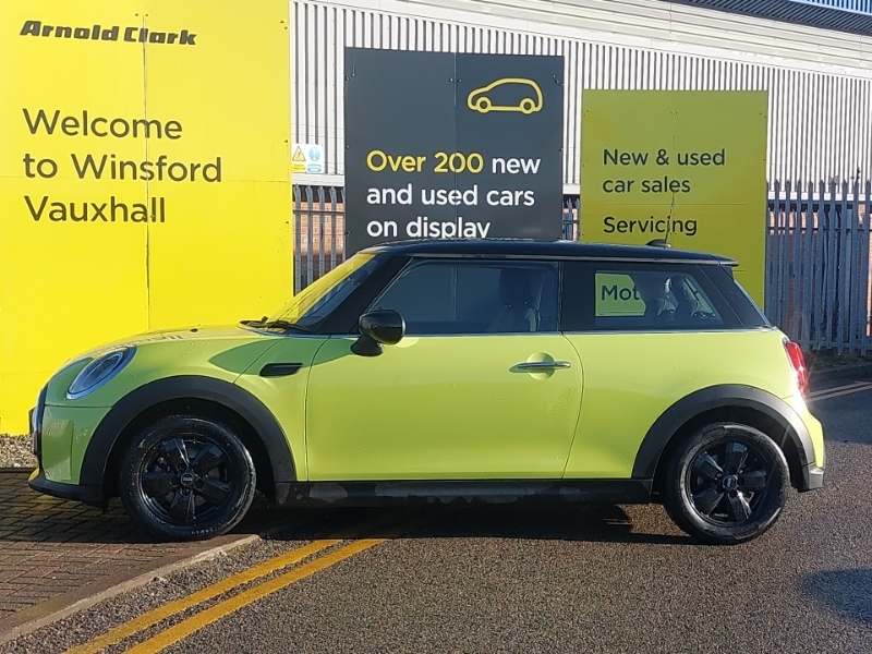 Mini Hatch 1.5 Cooper Classic Premium MW72UAH Yellow #4