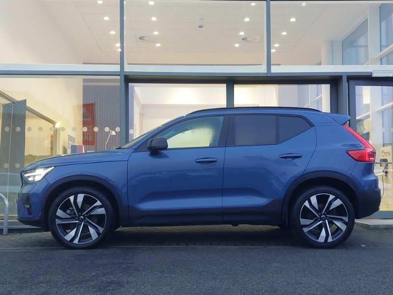 Volvo XC40 2.0 B4p Ultra Dark SK74ZDL Blue #4